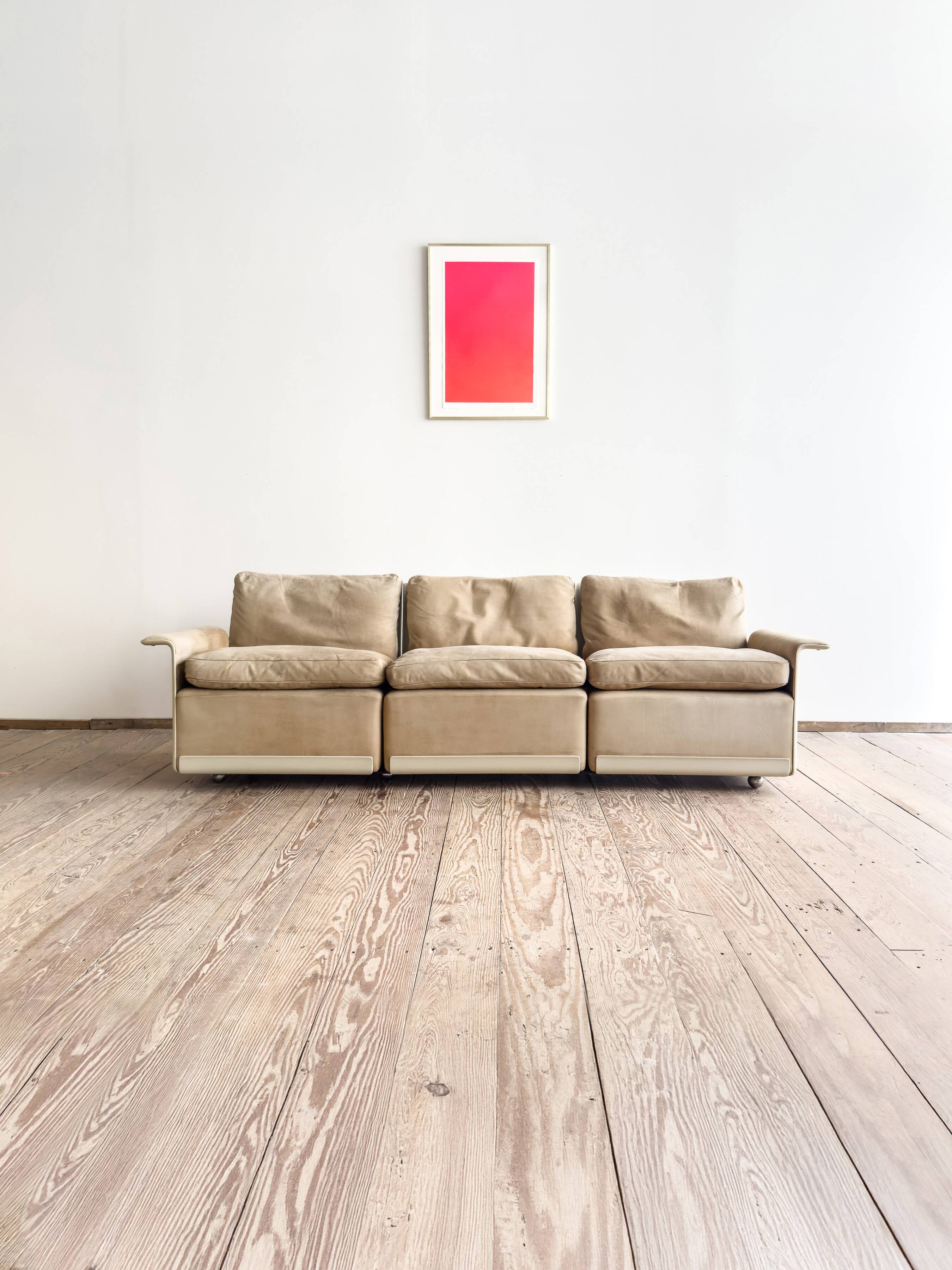 Canapé design 620 en suédine beige par Dieter Rams pour Vitsœ – Mid-Century