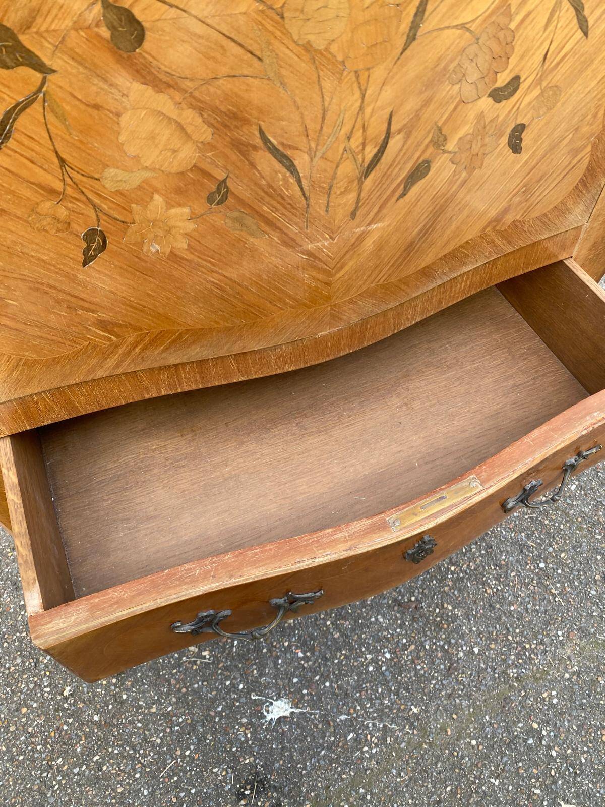 Curved secretary in Louis XV marquetry