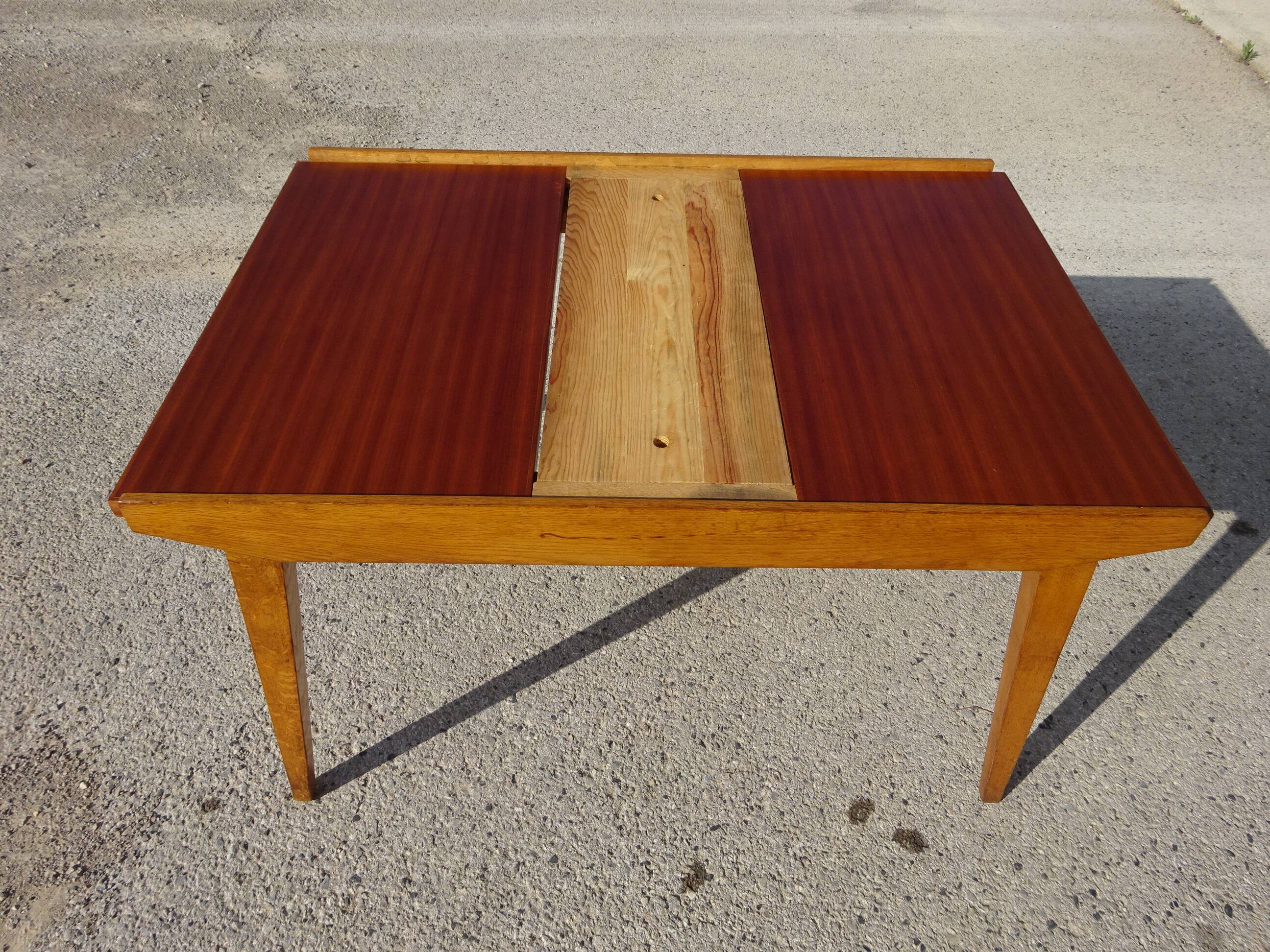 Table vintage en bois avec pieds compas