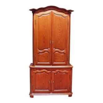 Two-body buffet eighteenth century