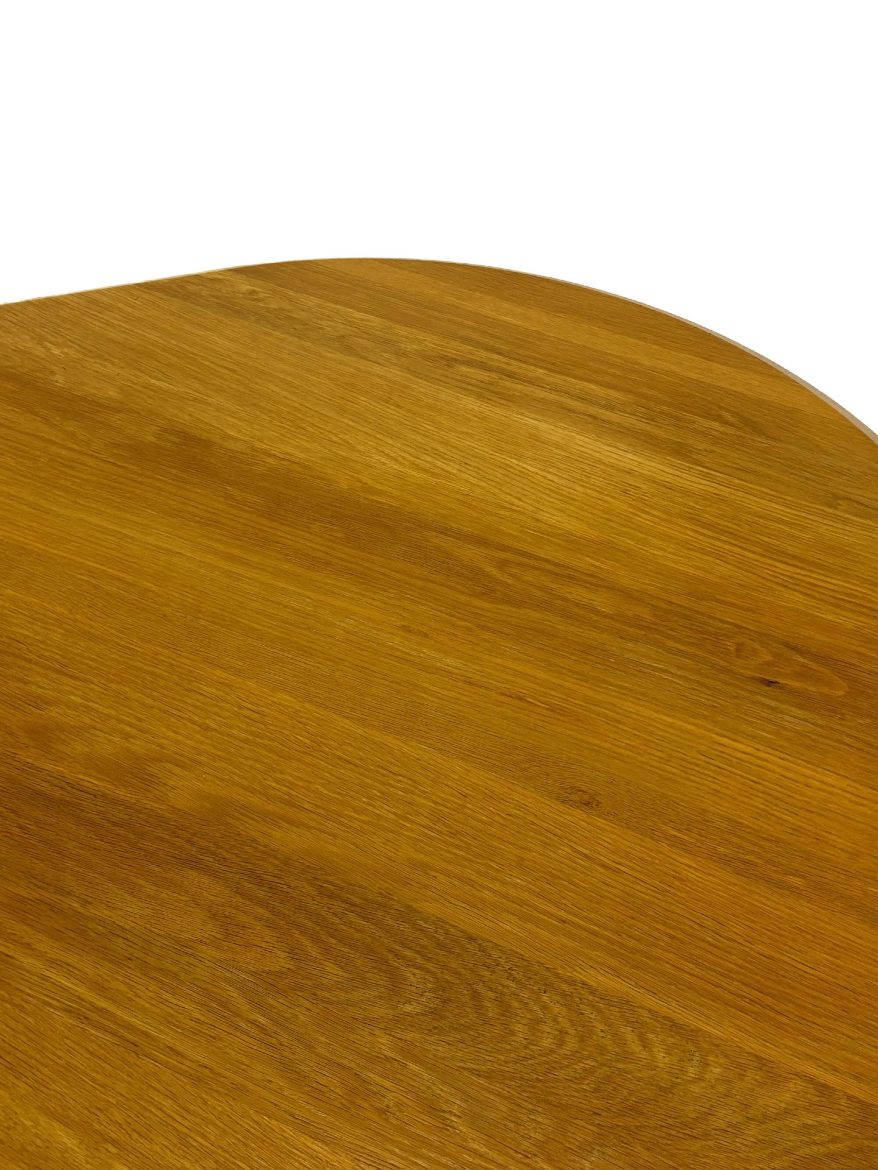 Table basse vintage en forme de larme wabi sabi brutaliste en chêne massif