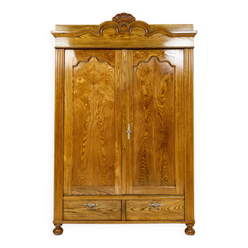 Armoire Louis-Philippe en frêne massif - 1835-1850