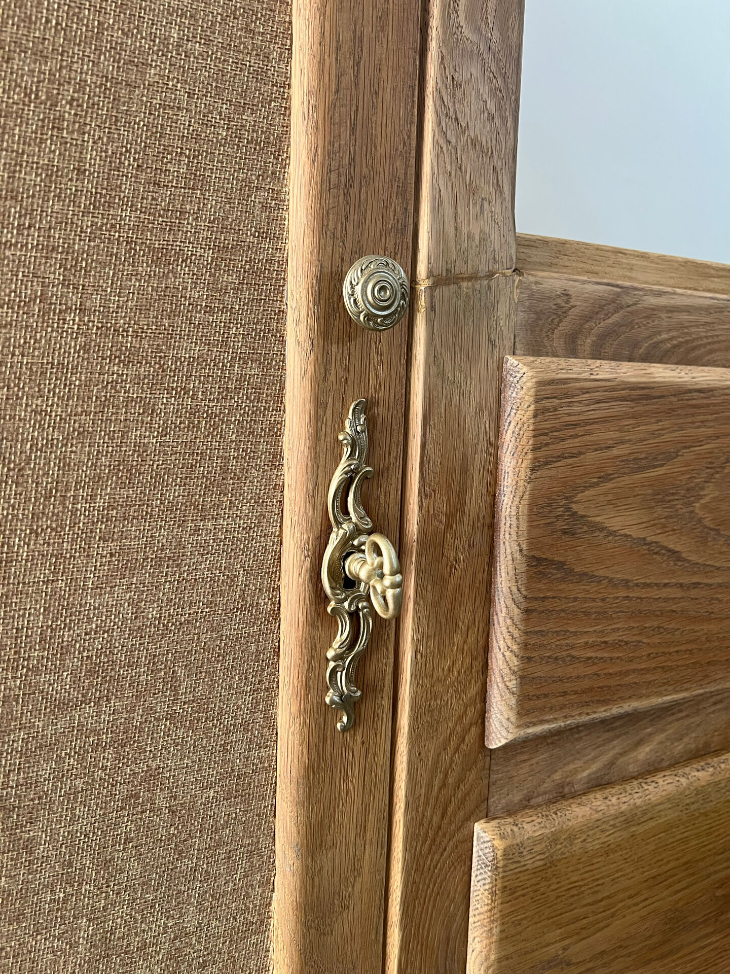 Asymmetrical wardrobe