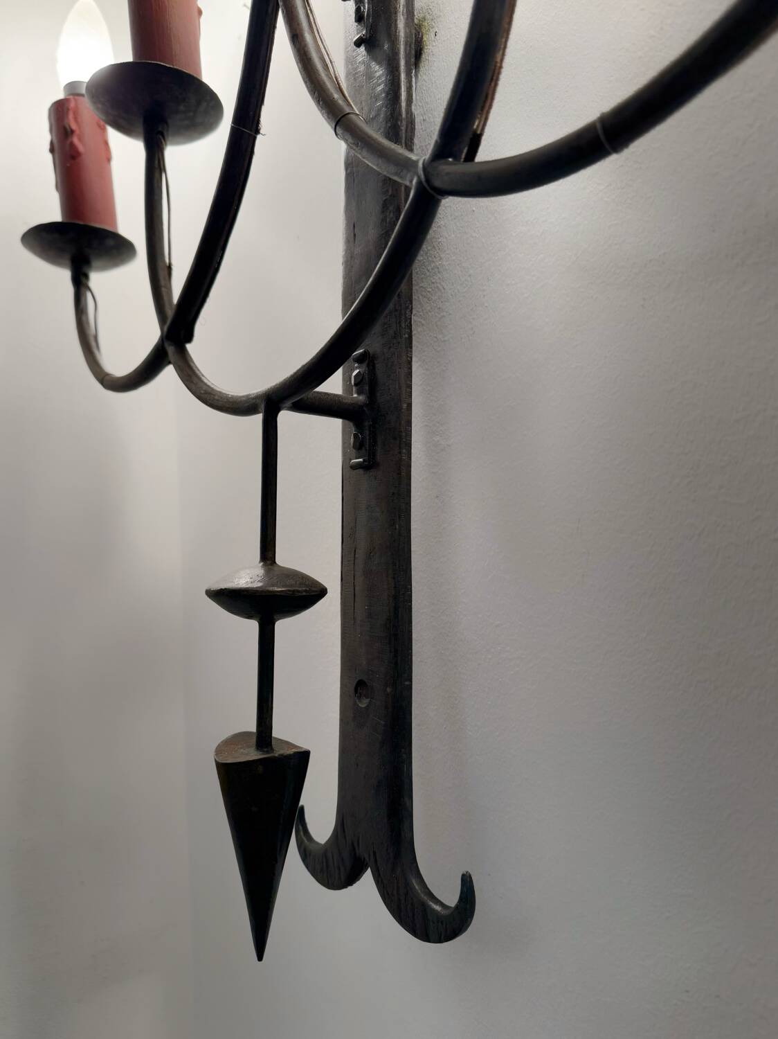 Grande applique fer forgé style gothique années 60