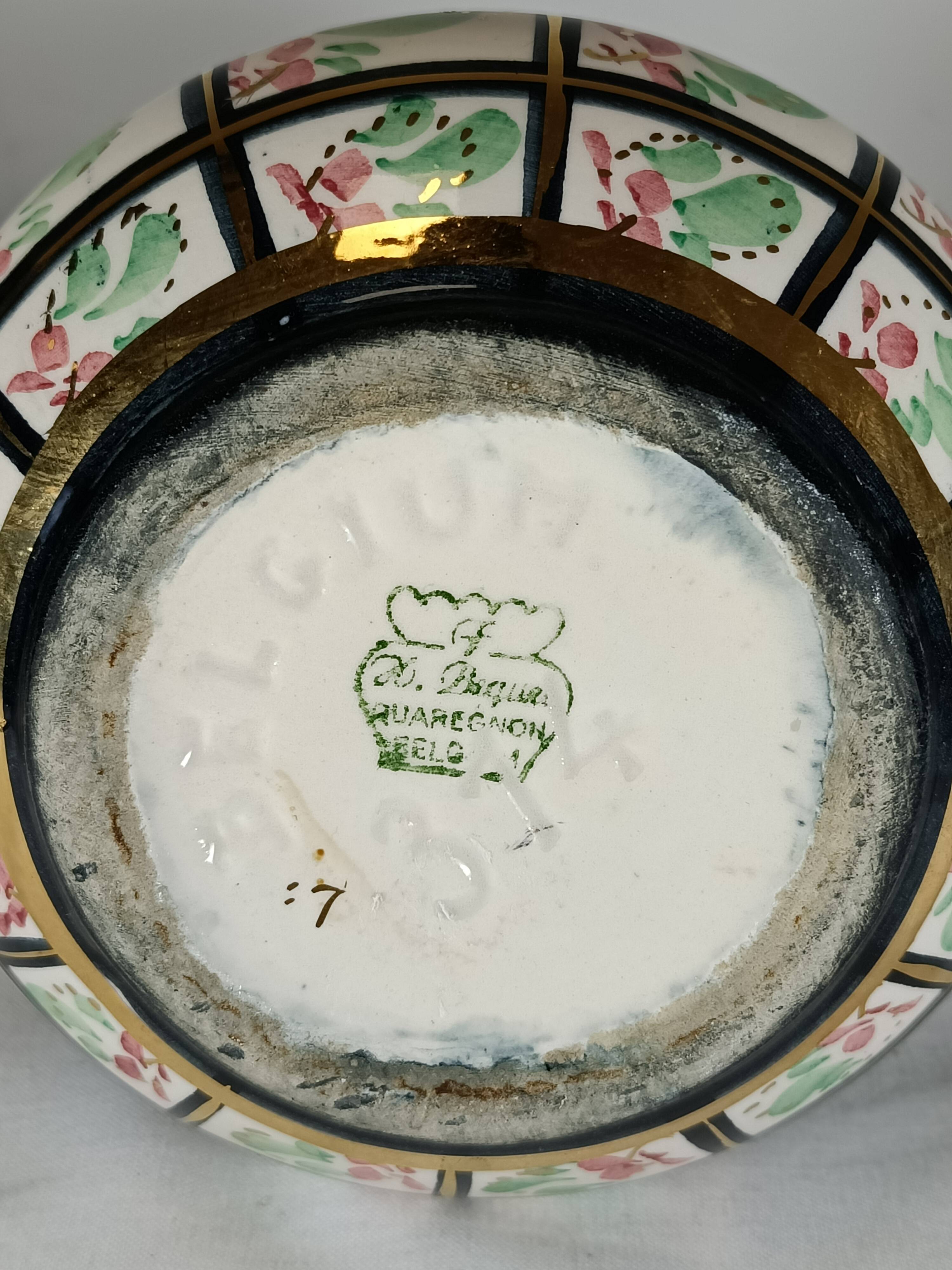 Aiguière ancienne en faïence décor floral – XIXe siècle