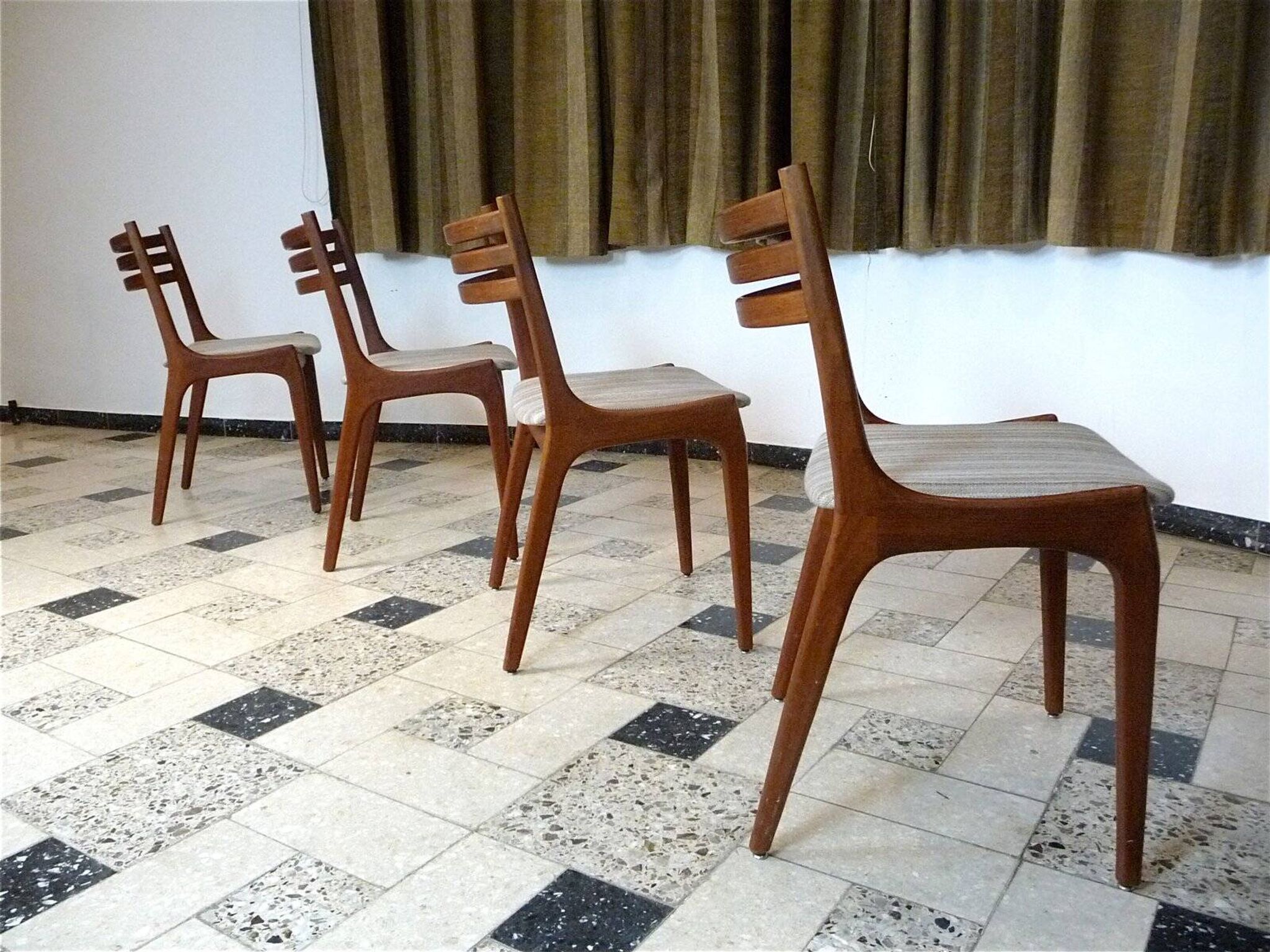 Set of 4 Scandinavian Modern teak dining chairs, Denmark 1960s