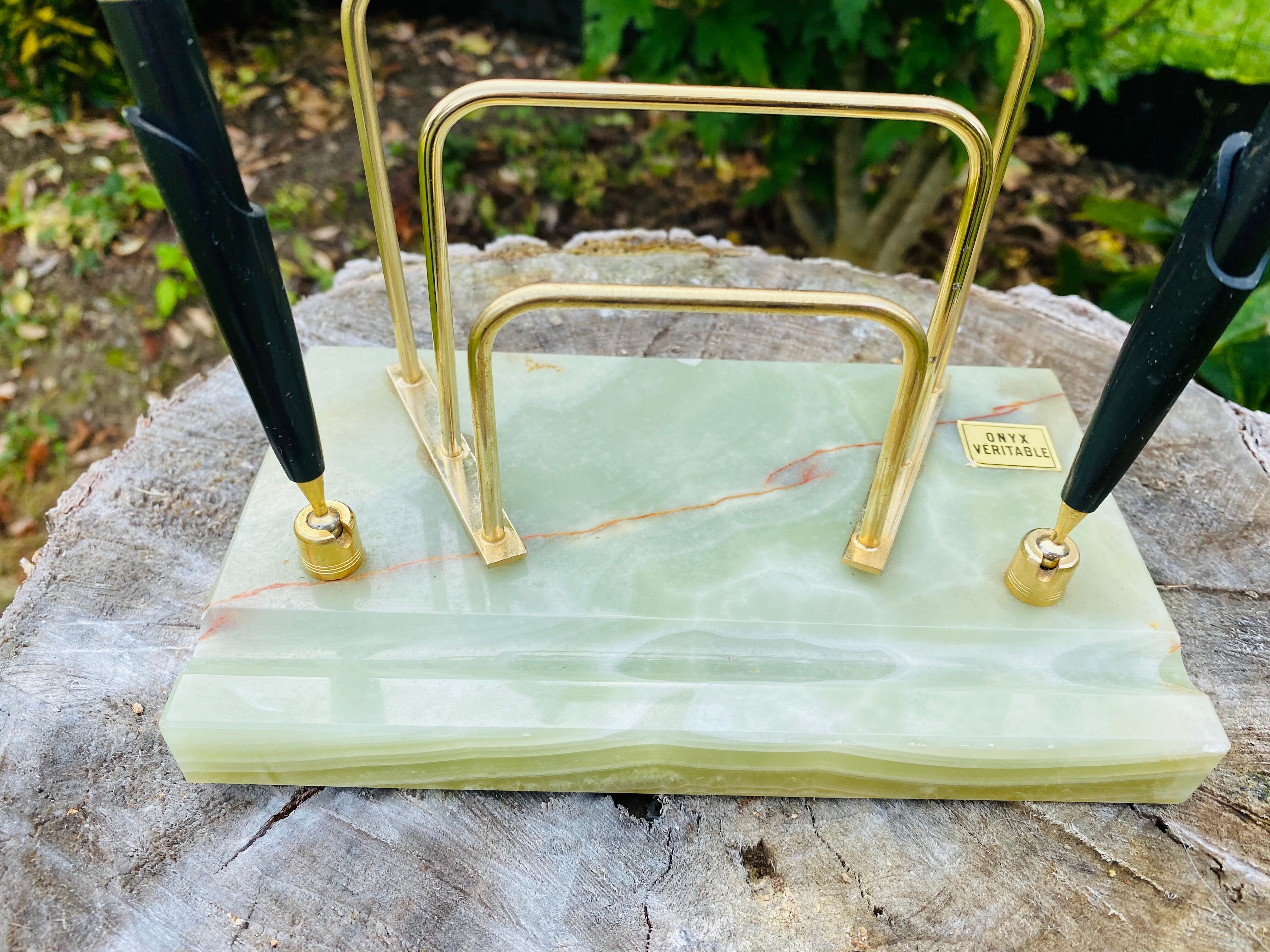 Letter holder, onyx mail rack