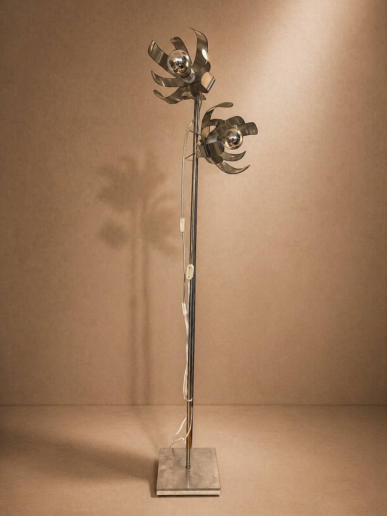 Flower lamp metal circa 1970