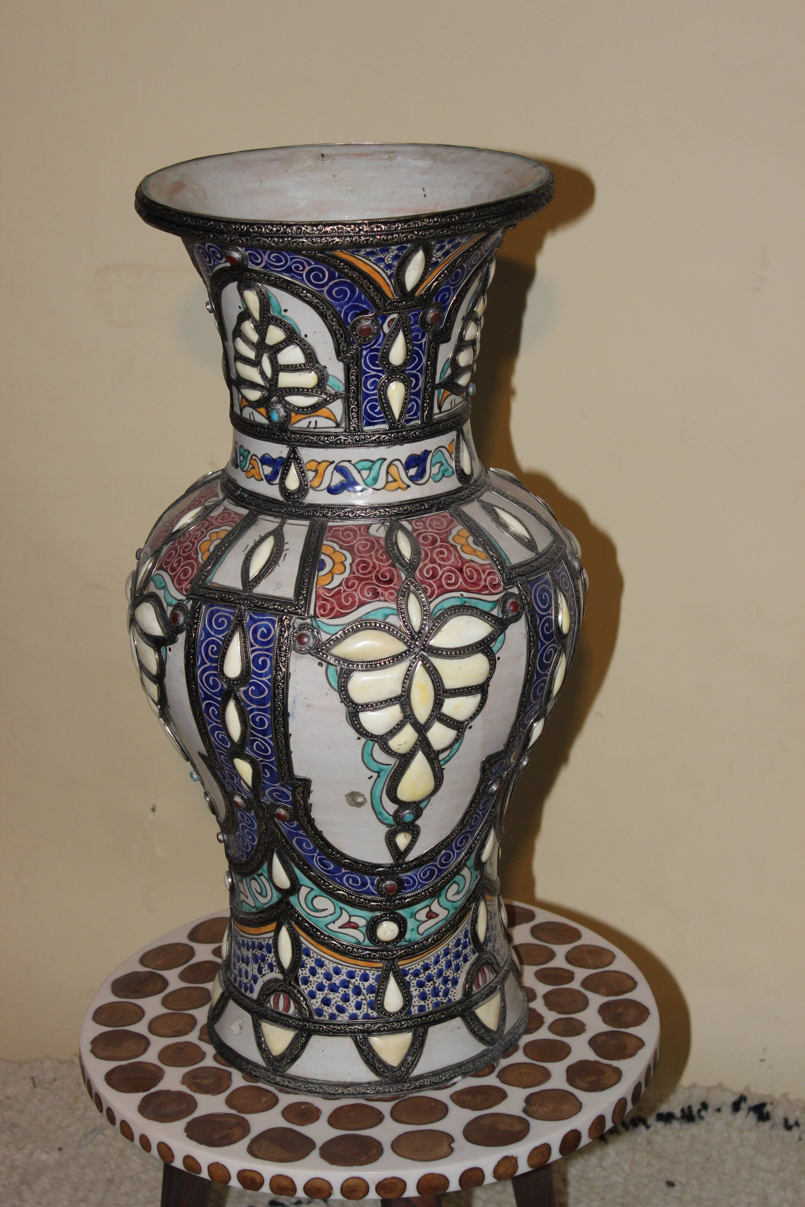 Ceramic vase