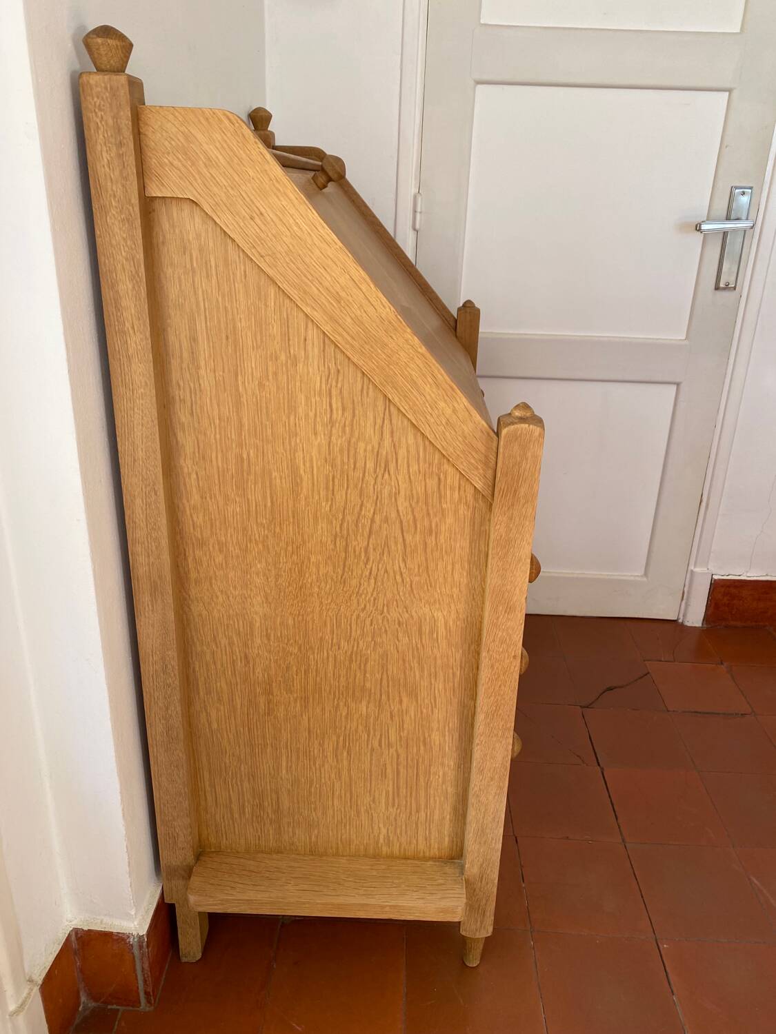 "Donkey's back" secretary by Guillerme and Chambron