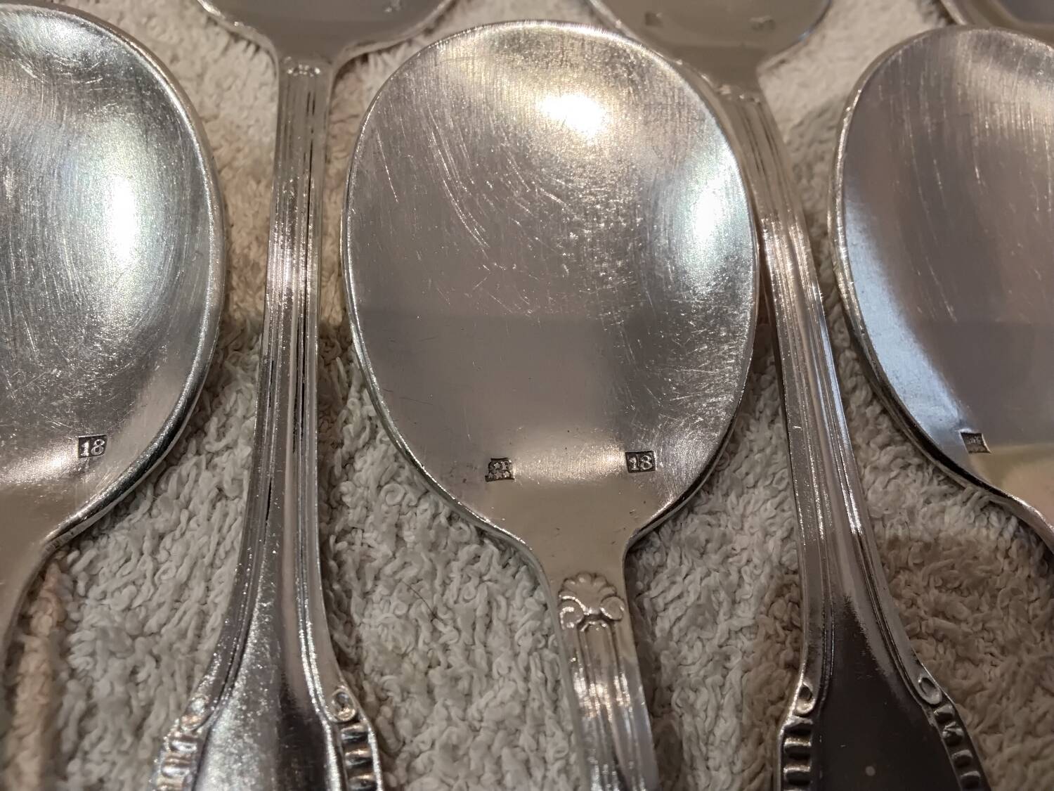 10 silver-plated metal ice scoops, silversmith Saglier Frères, gadroons