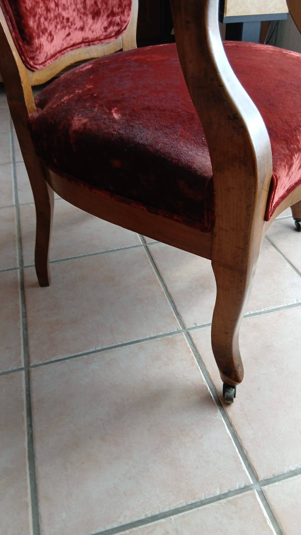 vend deux fauteuils anciens