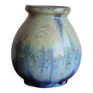 Petit vase en grès émaillé bleu nuancé