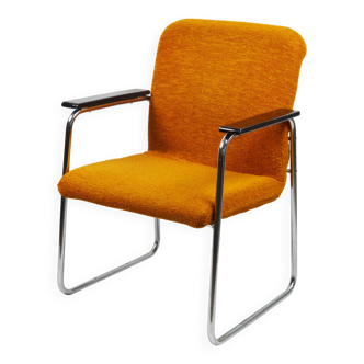 Fauteuil avec accoudoirs, années 1970
