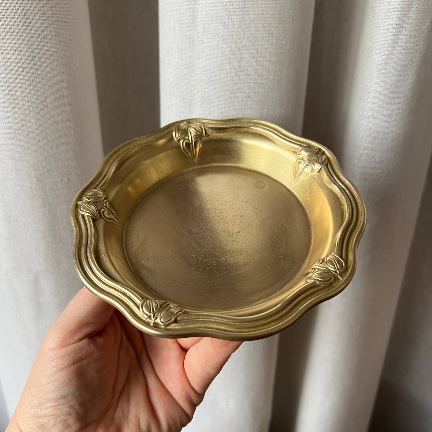 Bronze cup, chiseled