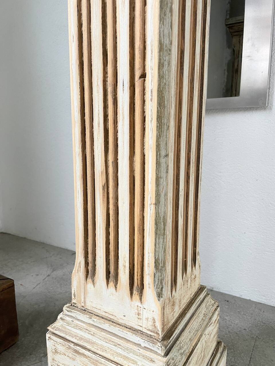 Wooden pedestal column 1900