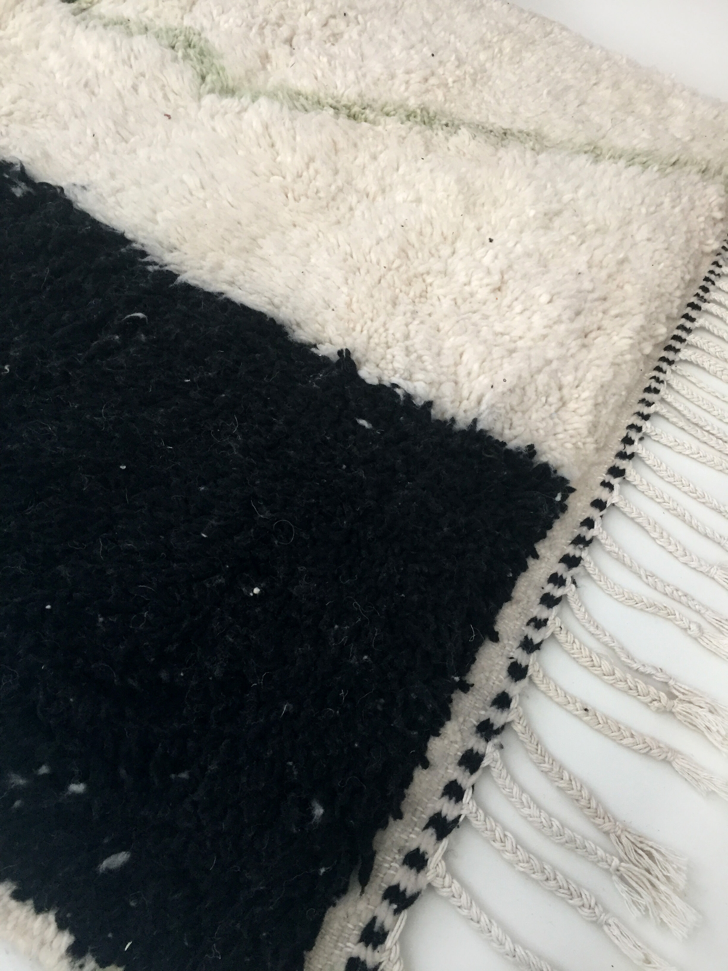 Moroccan Berber carpet Beni Ouarain 153x120cm