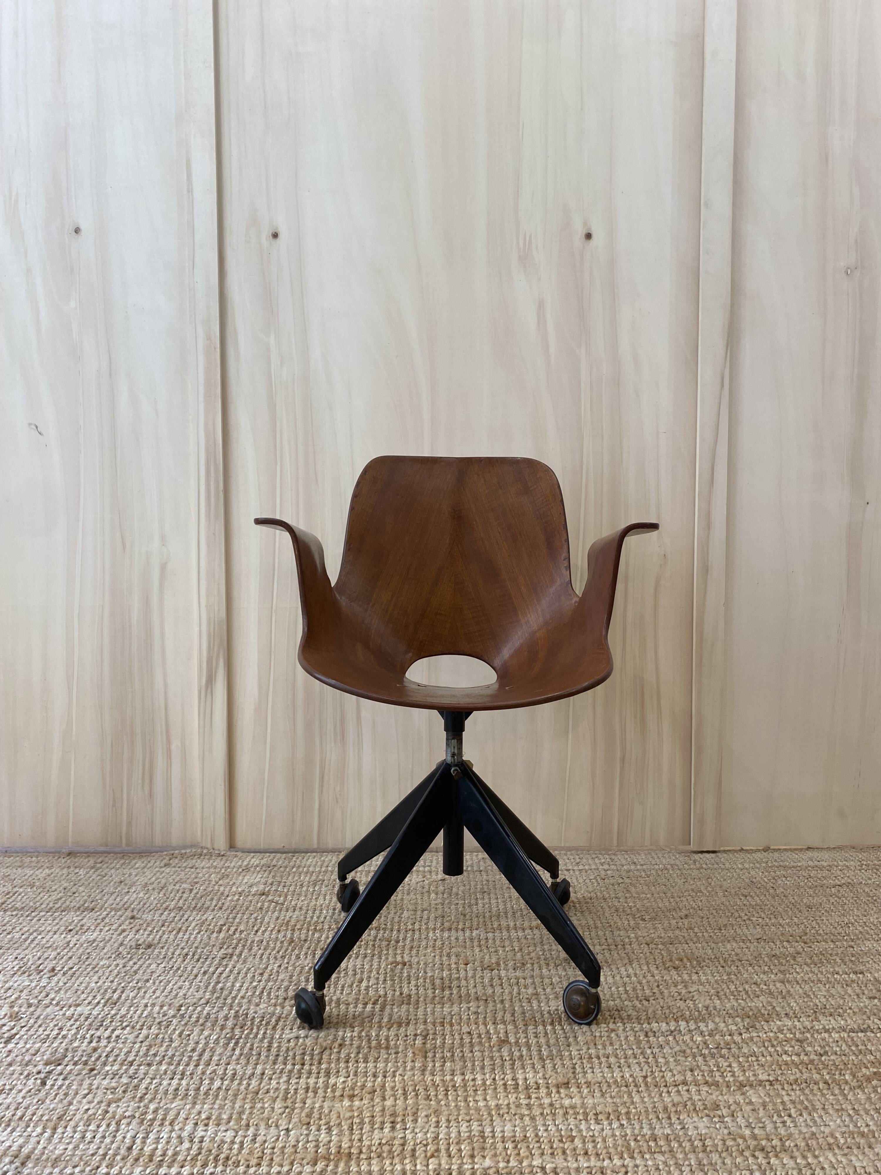Medea office chair by Vittorio Nobili for Fratelli Tagliabue