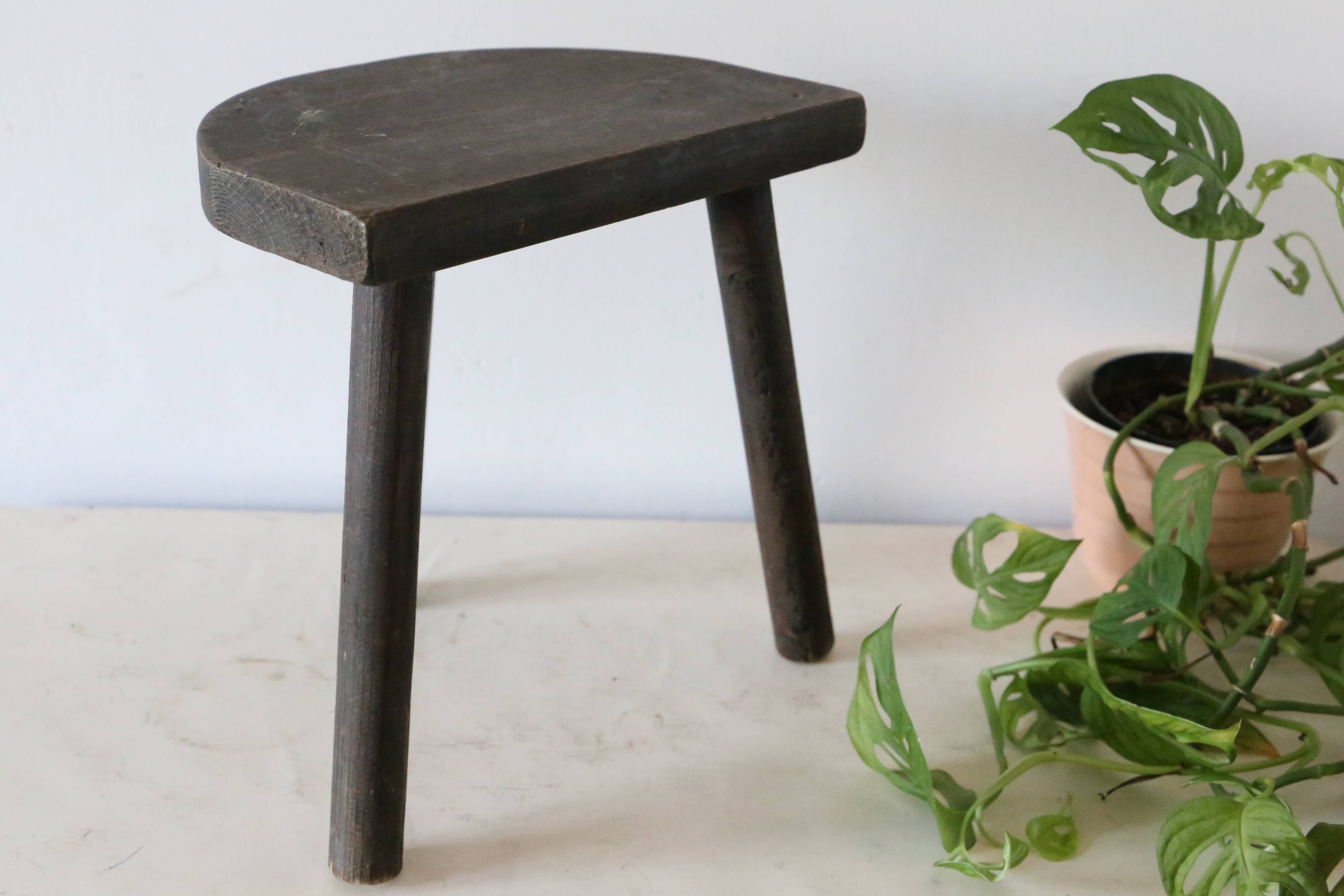 Farm tripod stool, rustic, vintage