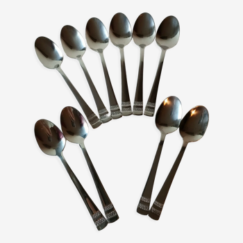 Lot 10 stainless steel dessert spoons