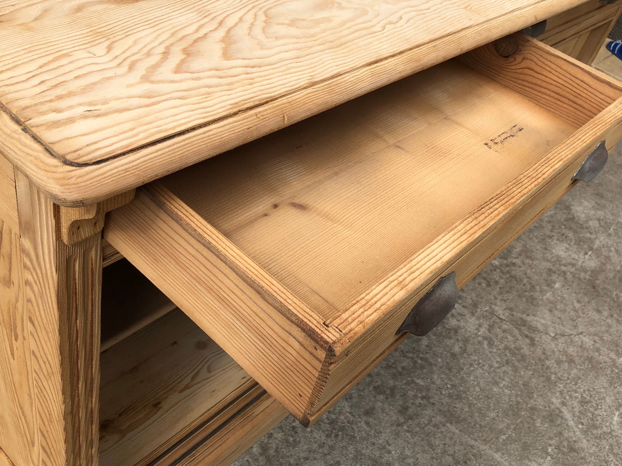 Meuble de métier comptoir buffet bahut enfilade bois brut