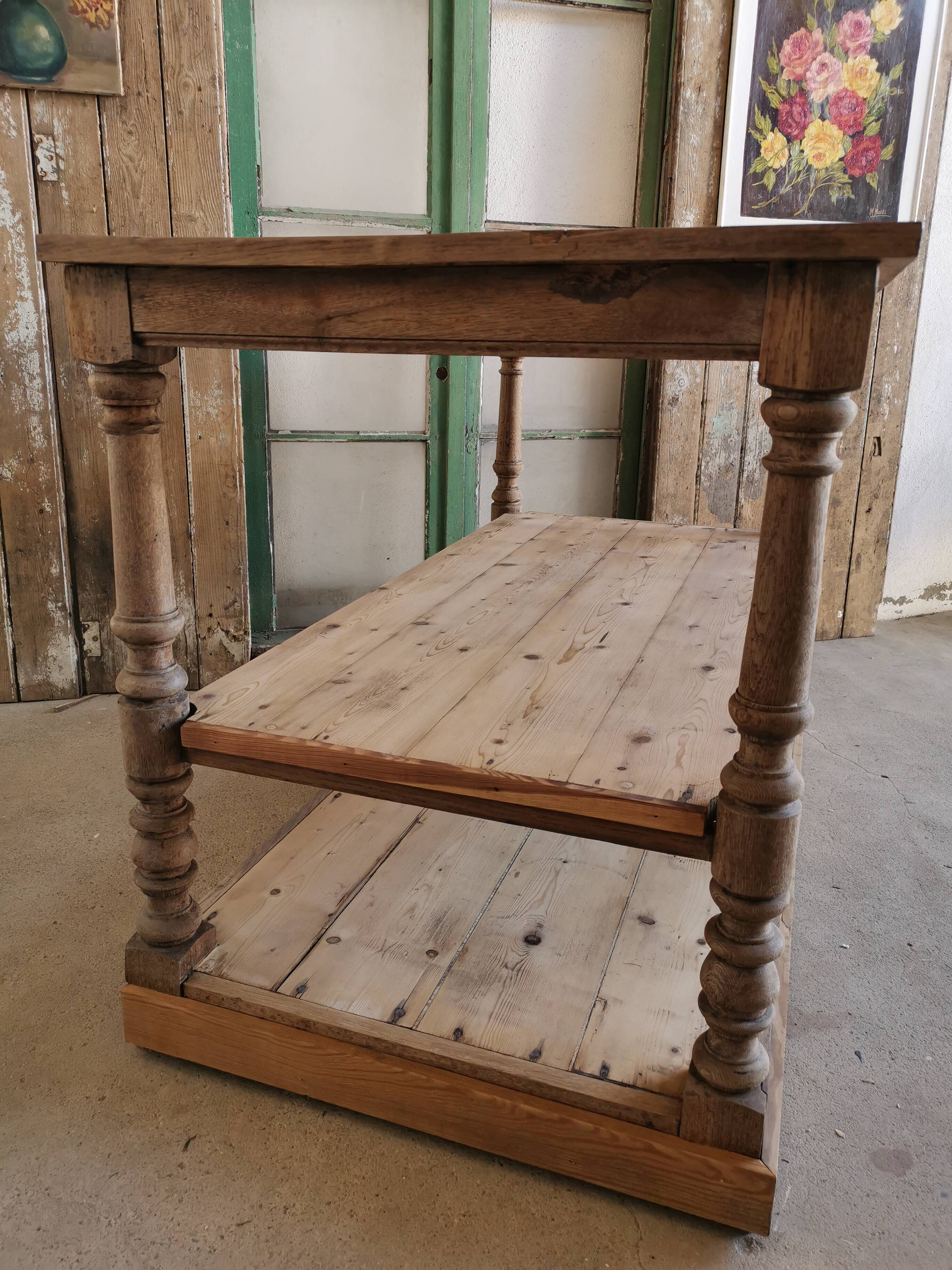 Old drapier table