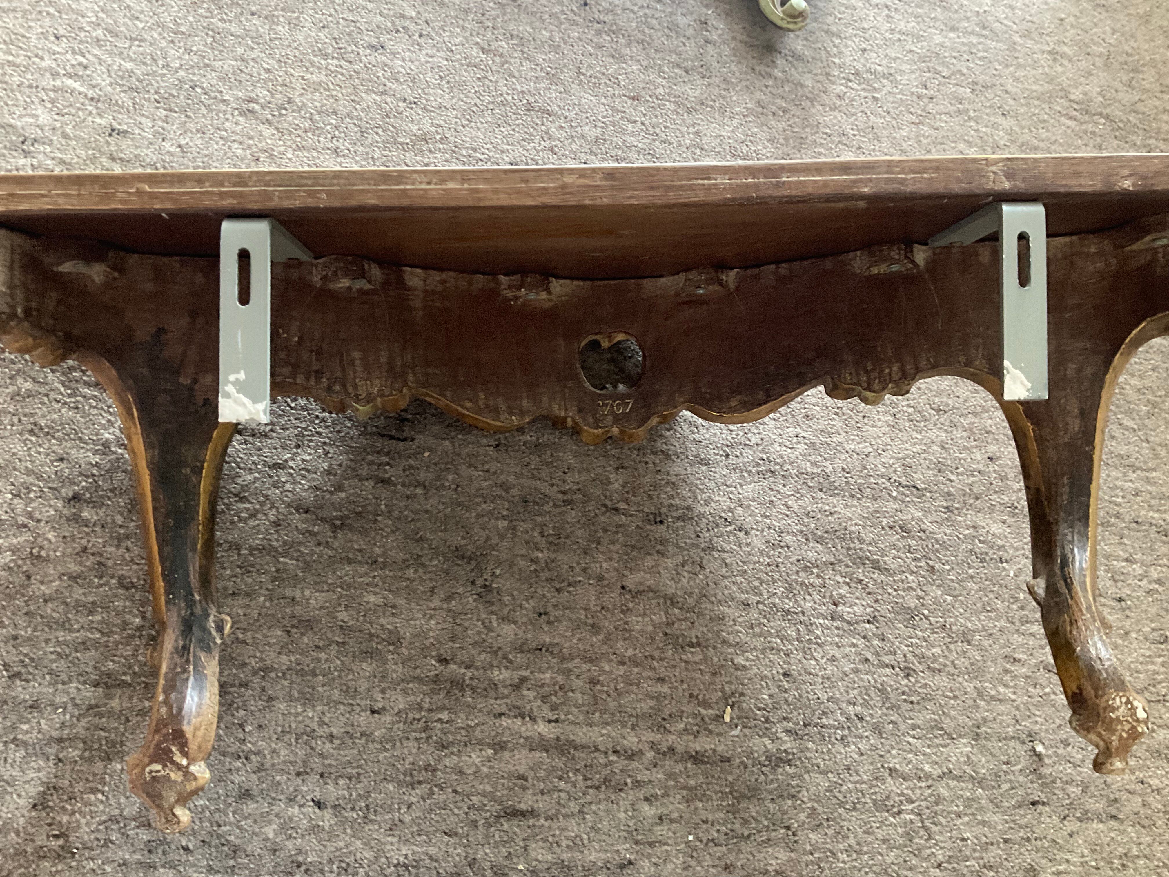 Ancien miroir et console murale en bois sculpté