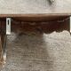 Ancien miroir et console murale en bois sculpté