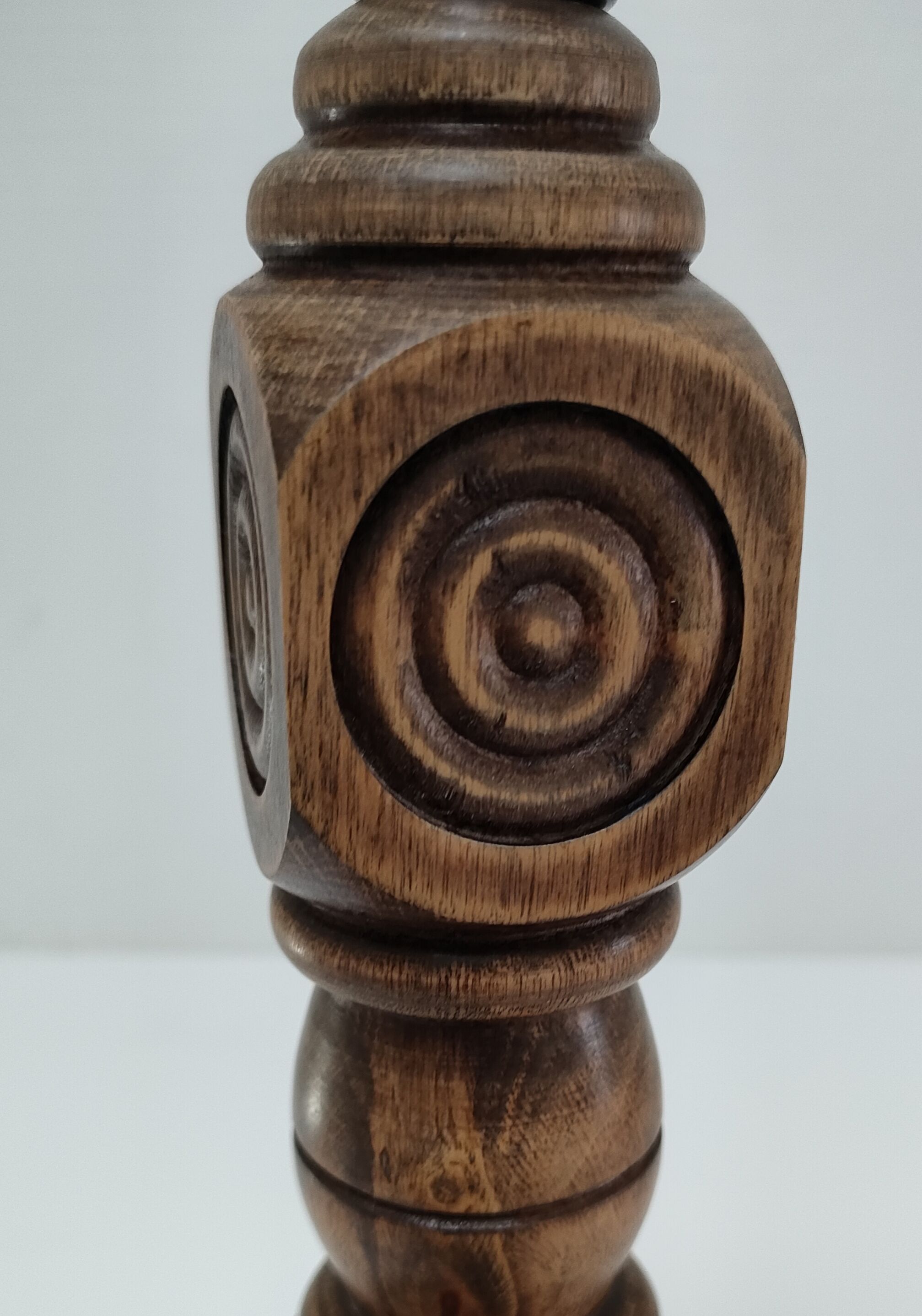 Solid wood lamp decorated with vintage hollow circles