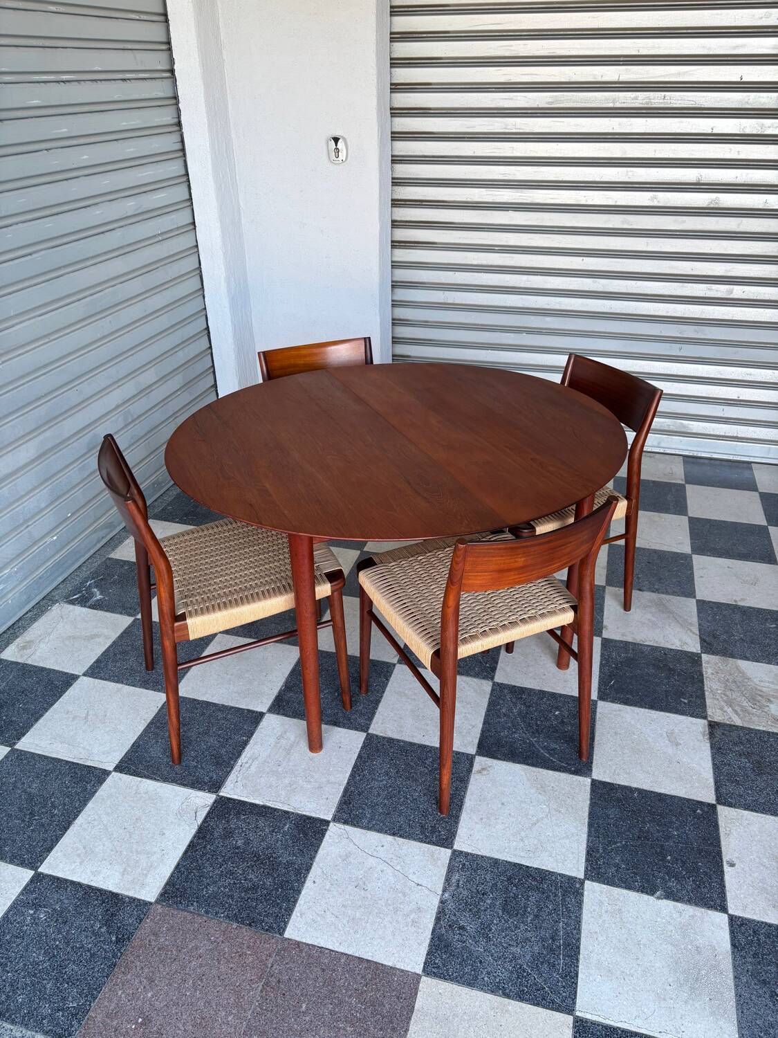 Set of 5 chairs from the 1950s designed by Georg Leowald.