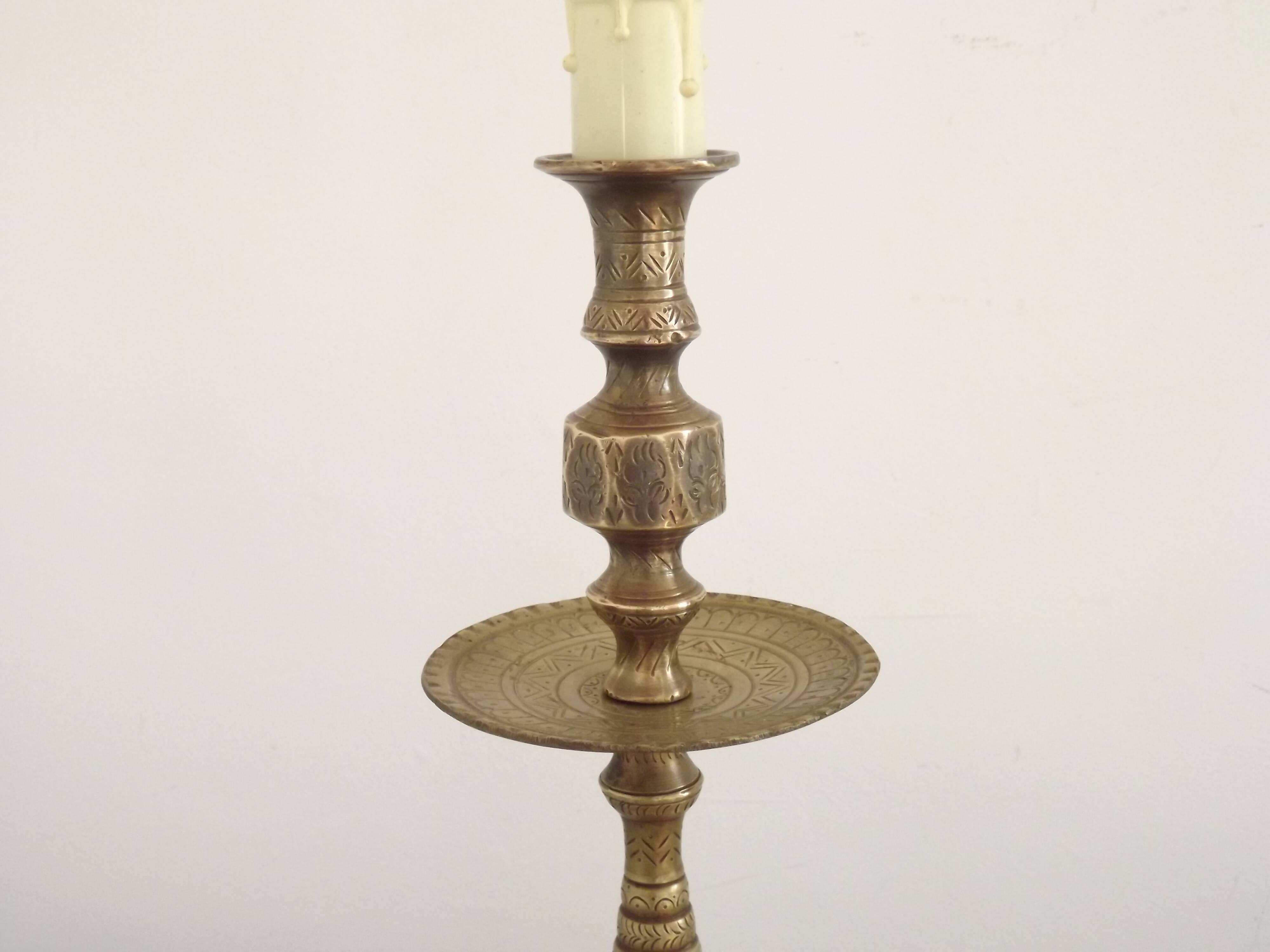 Electrified candlestick lamp base in solid brass, Morocco mid-20th century.