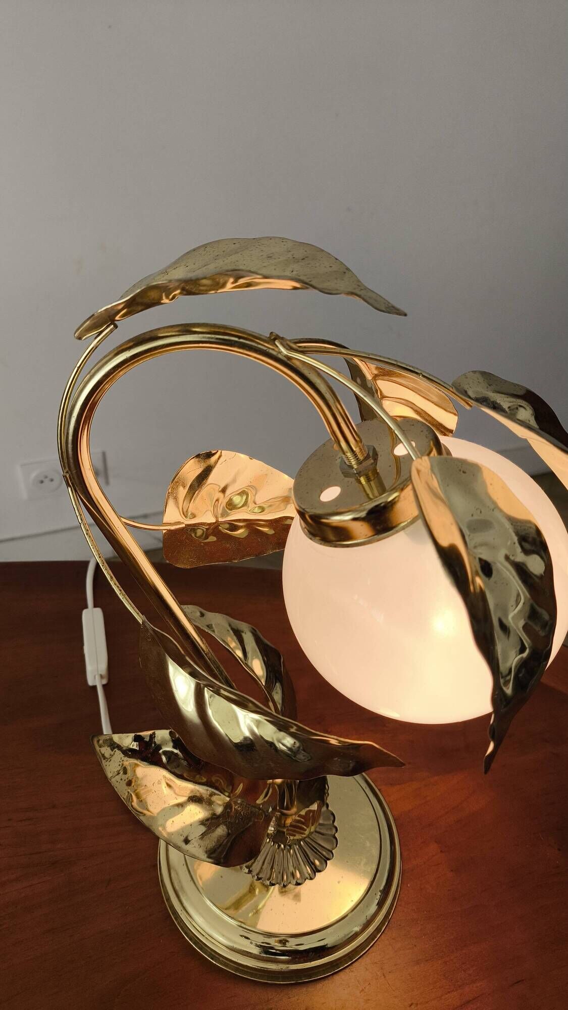 lampe vintage feuilles dorées