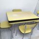 Table en formica jaune moutarde  des années 50- 60