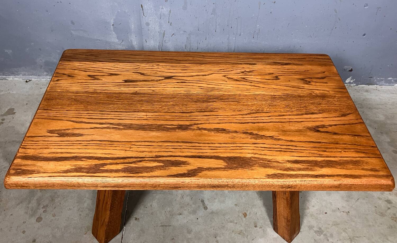 Table basse brutaliste pak rustique des années 70