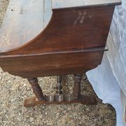 Victorian oak graduated desk – circa 1890-1910.