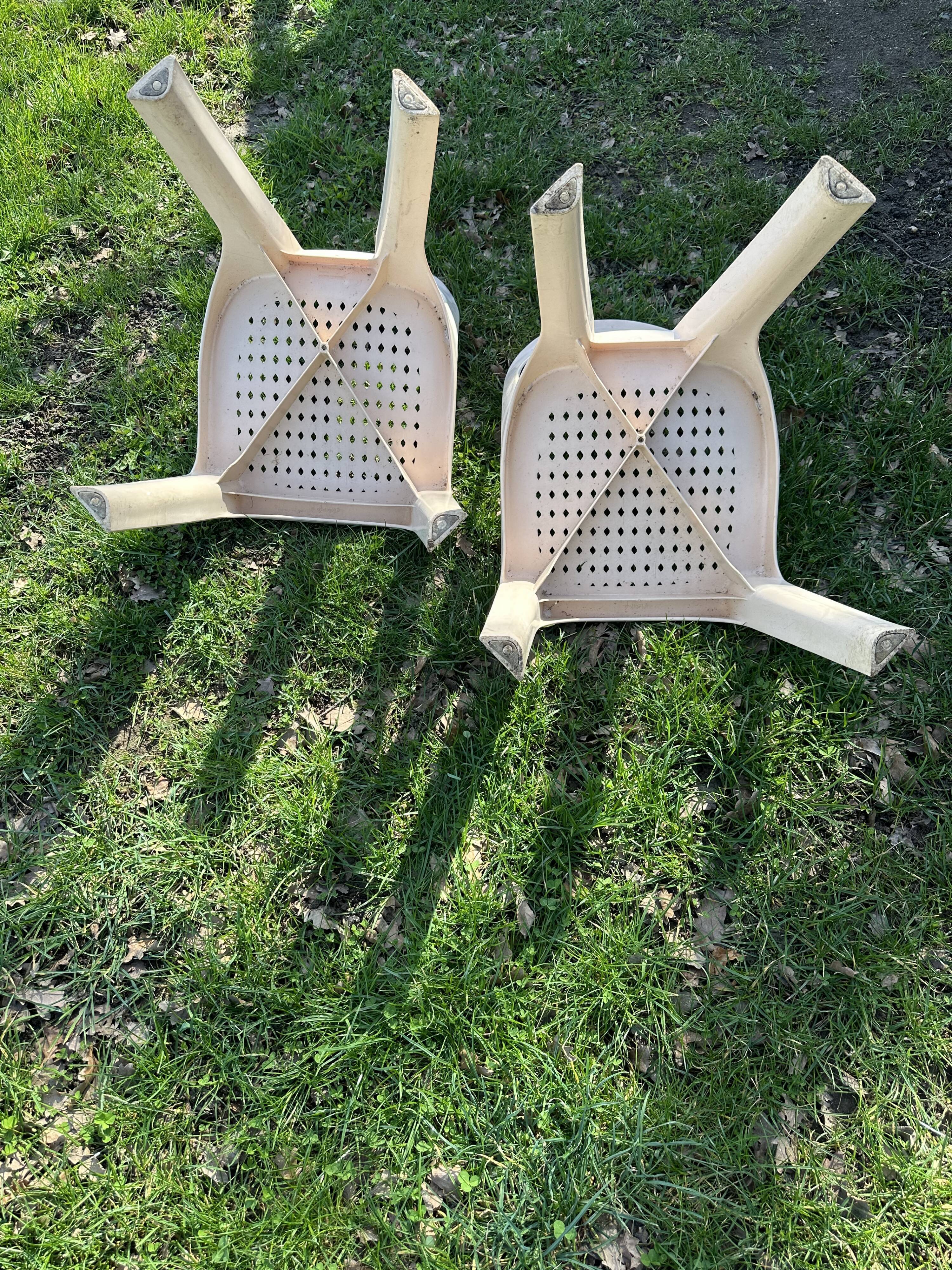 Paire de chaises Stamp Henry Massonnet vintage