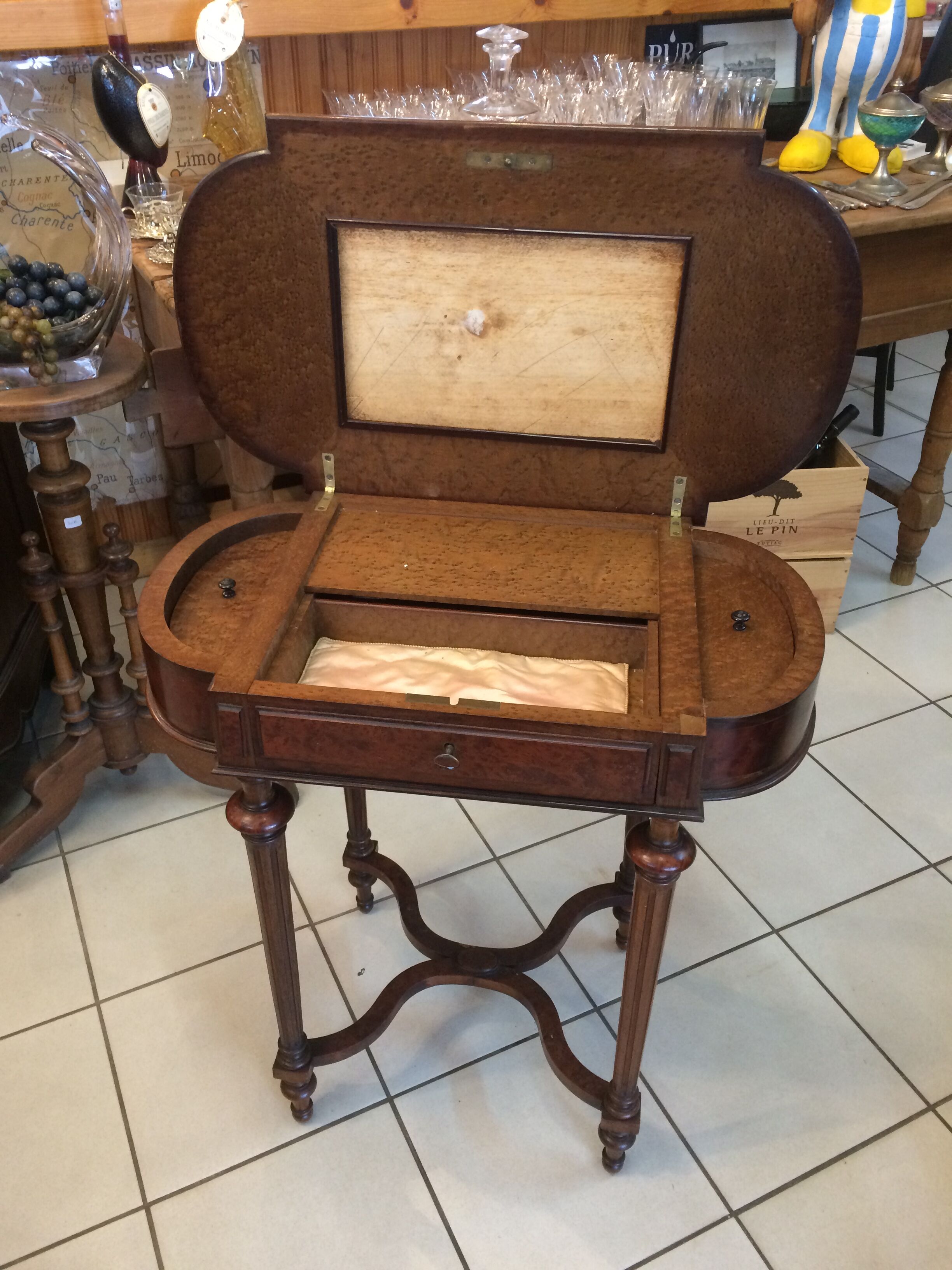 Travailleuse ou table à ouvrage Napoléon III
