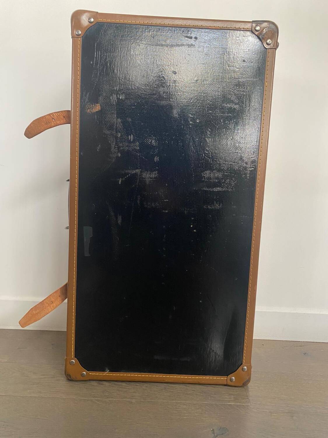 Malle Cabin Mid-Century Fibre Vulcanised / Beige Leather / Metal