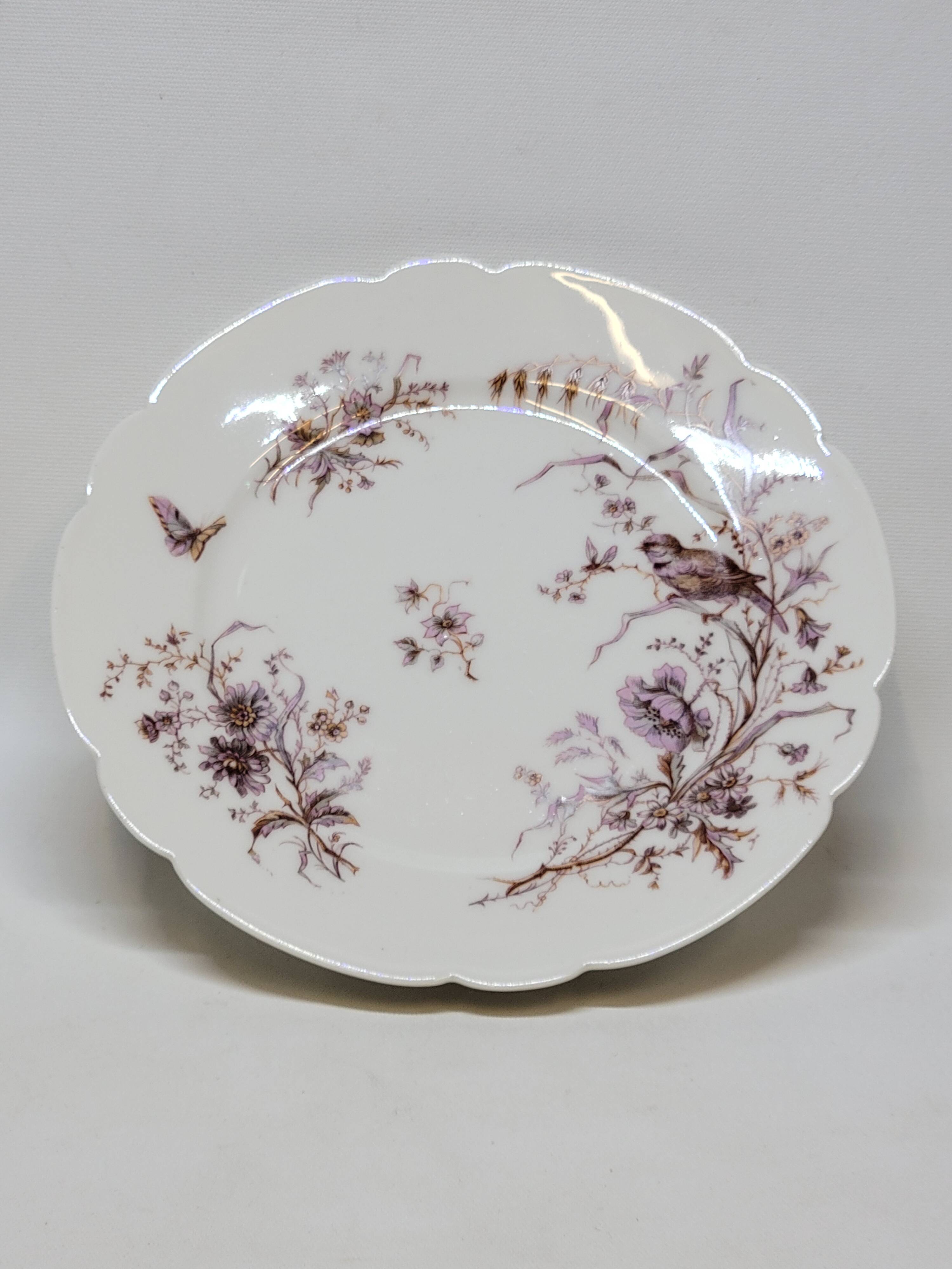 Superb Plate Dish on Pedestal 19th Century White Porcelain Bird Decor