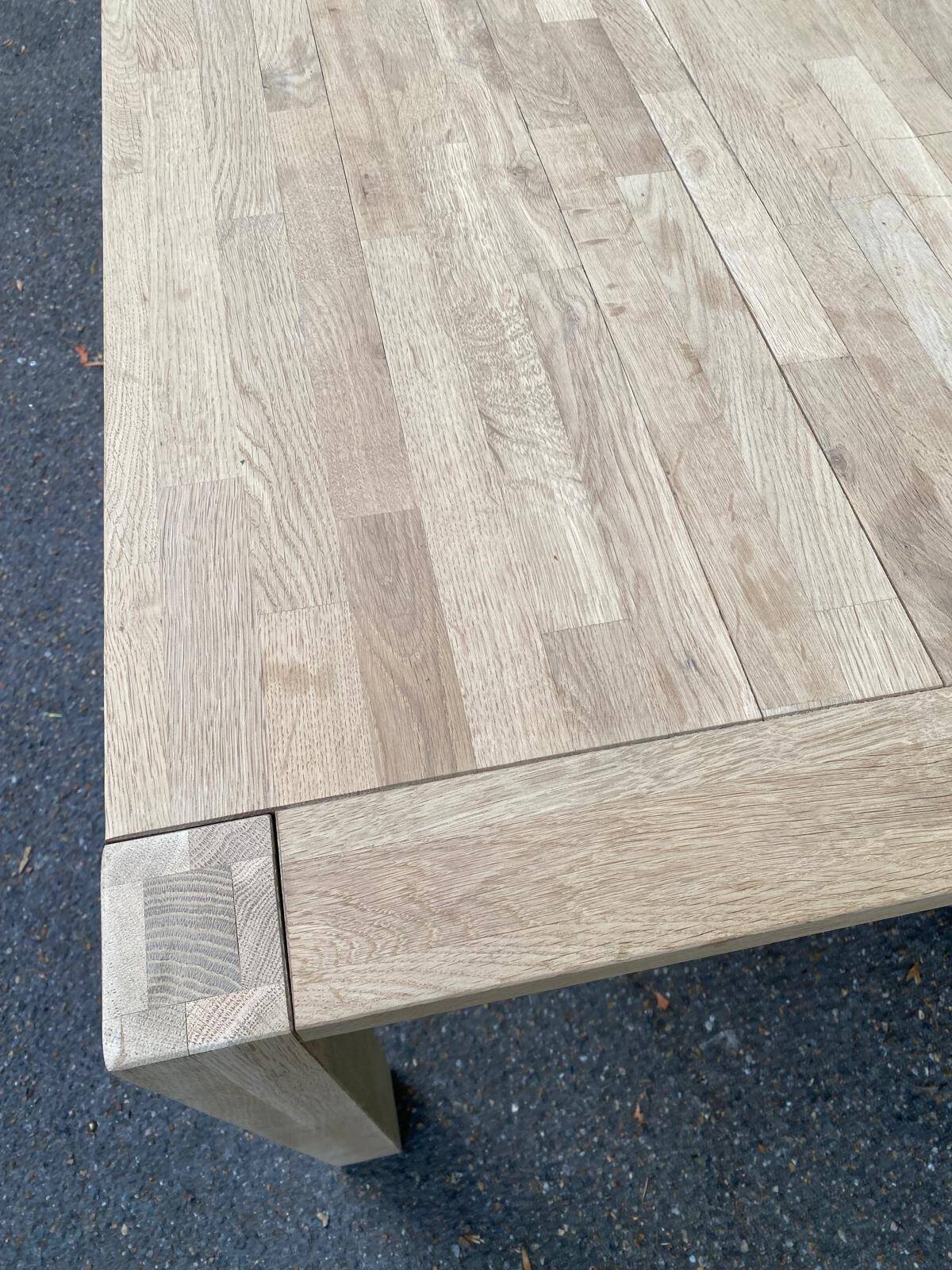 Grande table à manger scandinave extensible en chêne massif décapée 160-240