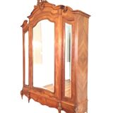 Armoire ancienne, Meubles de château