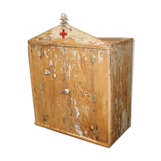 Ancienne armoire à pharmacie