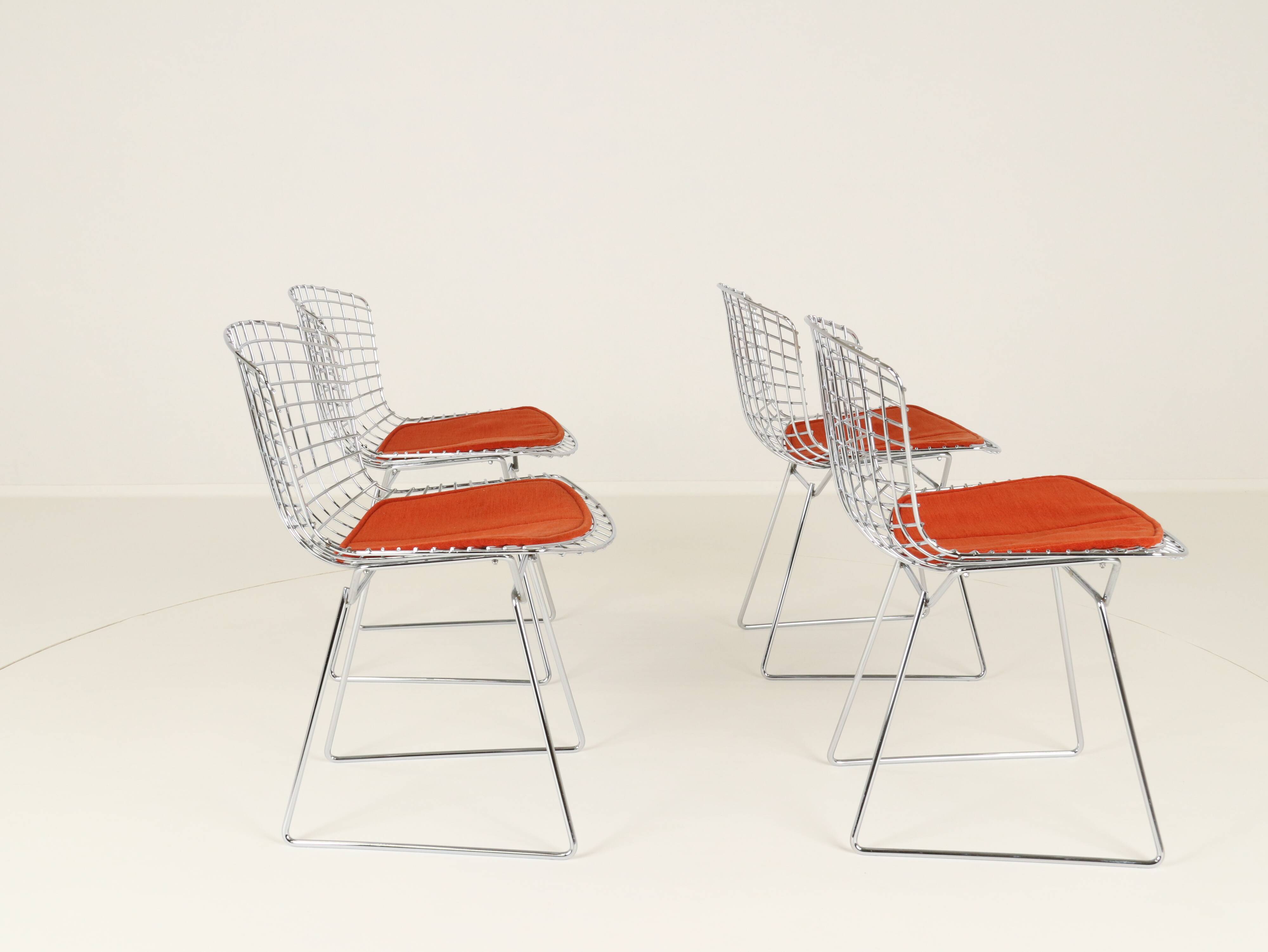 Set of four Model 420C dining chairs designed by Harry Bertoia for Knoll International, USA, 1960s