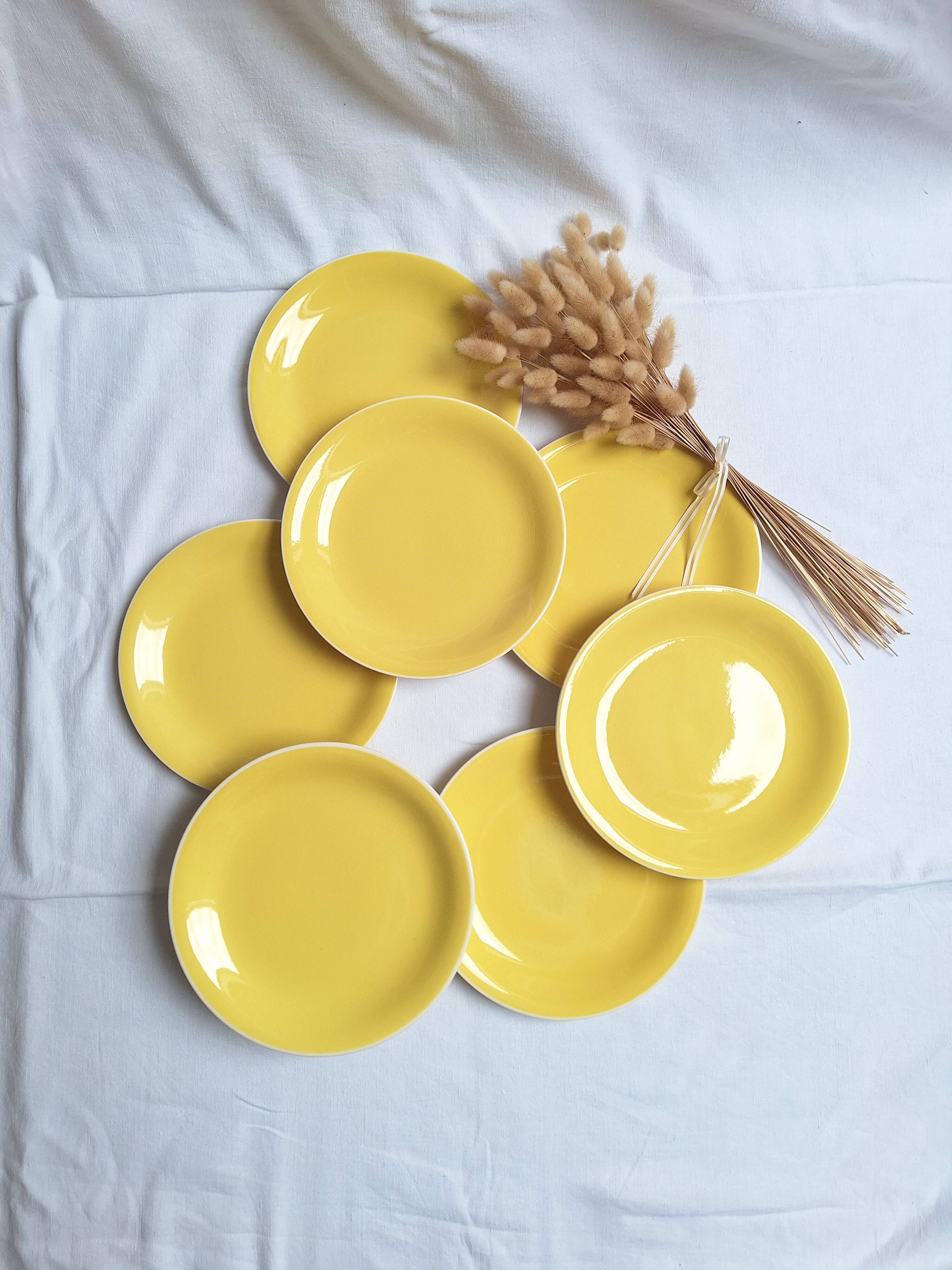 Villeroy & Boch yellow dinner plates