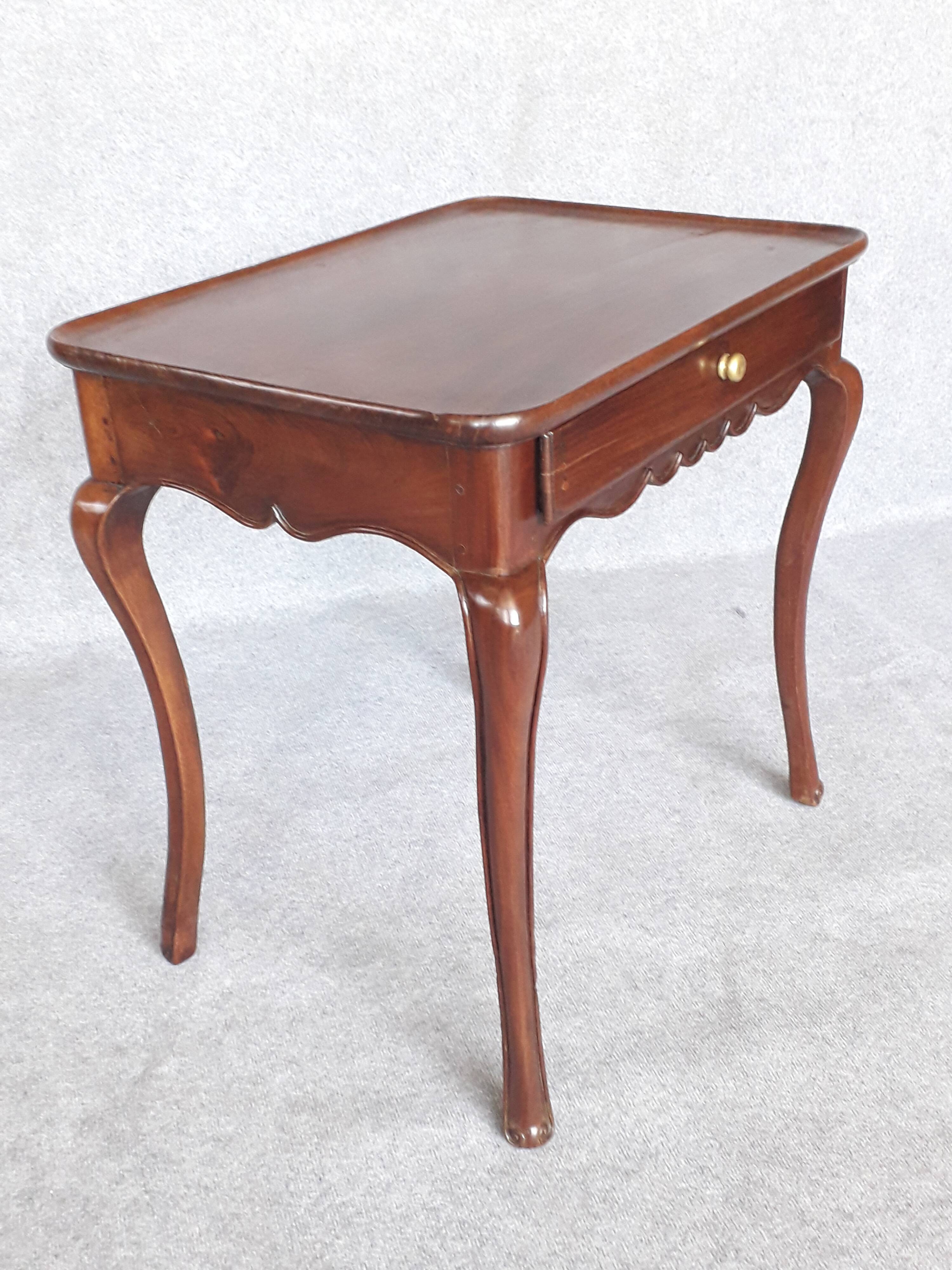 Louis XV period mahogany cabaret table