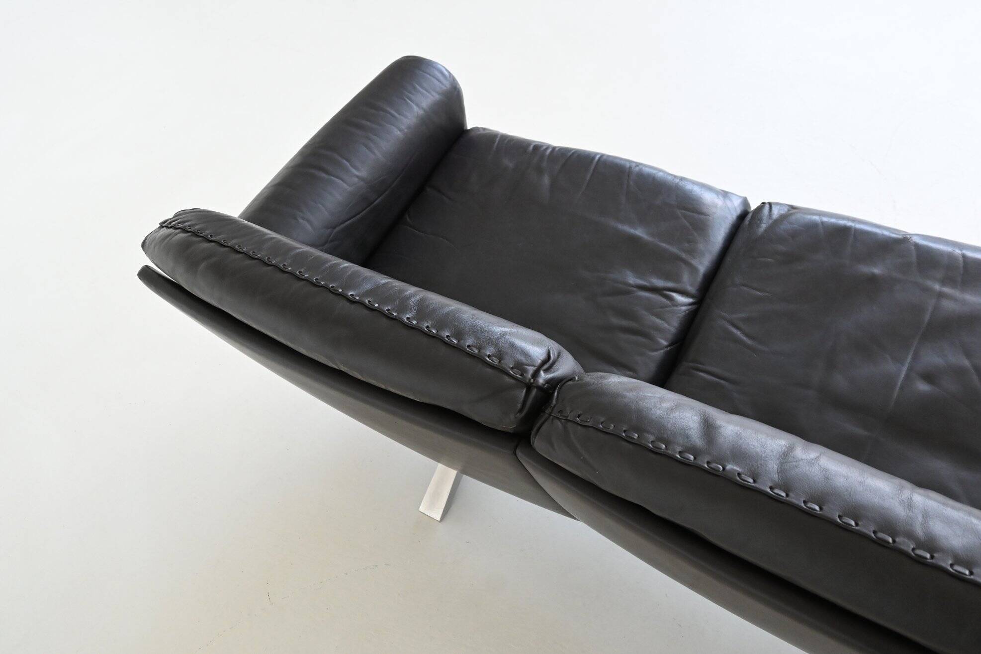 De Sede model DS-31 three-seat sofa black leather Switzerland 1970