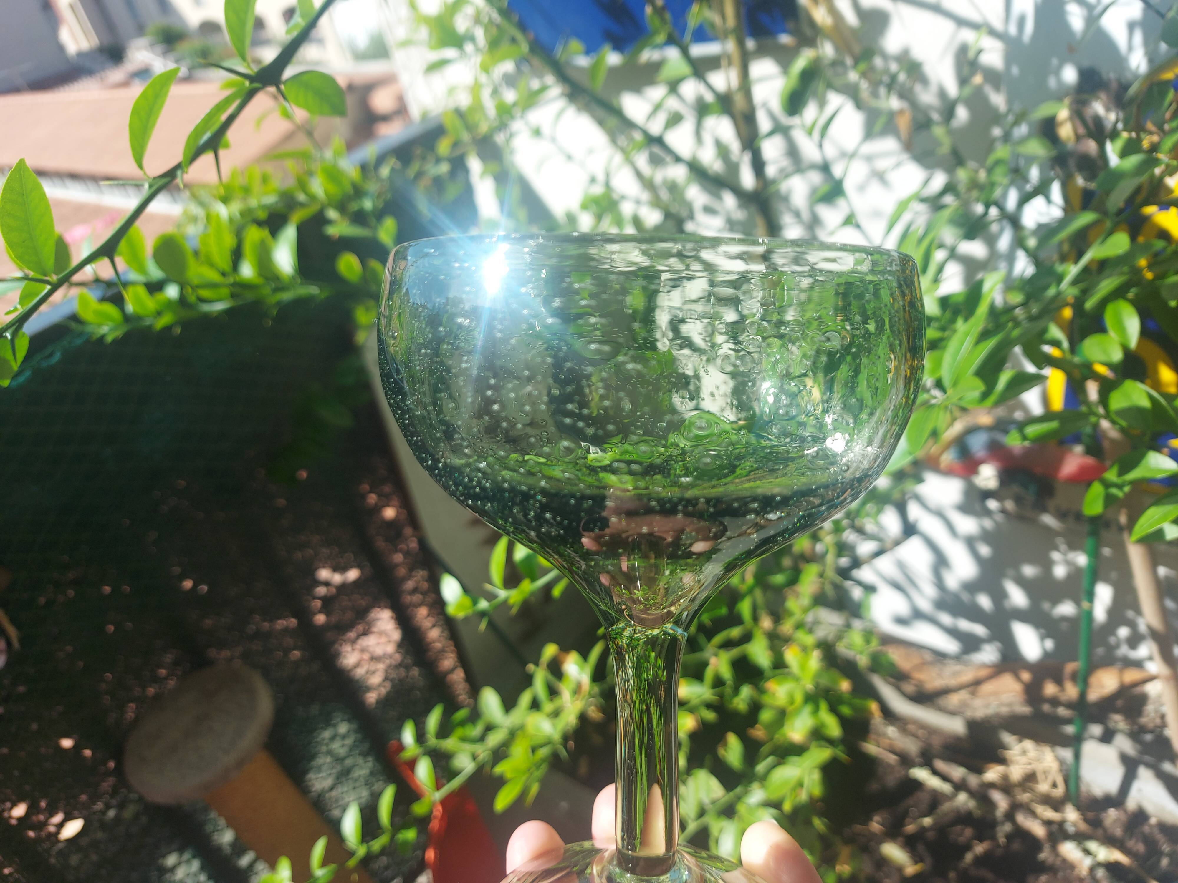 8 glasses in blown glass from Biot (cocktail, fruit cup)