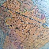 Mappemonde vintage, planisphère lumineux ancien, globe terrestre