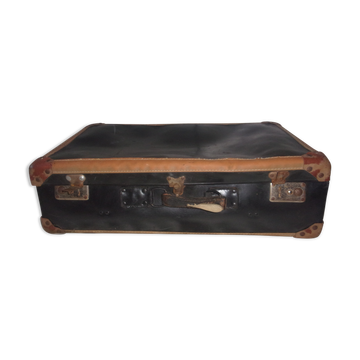 Valise en carton