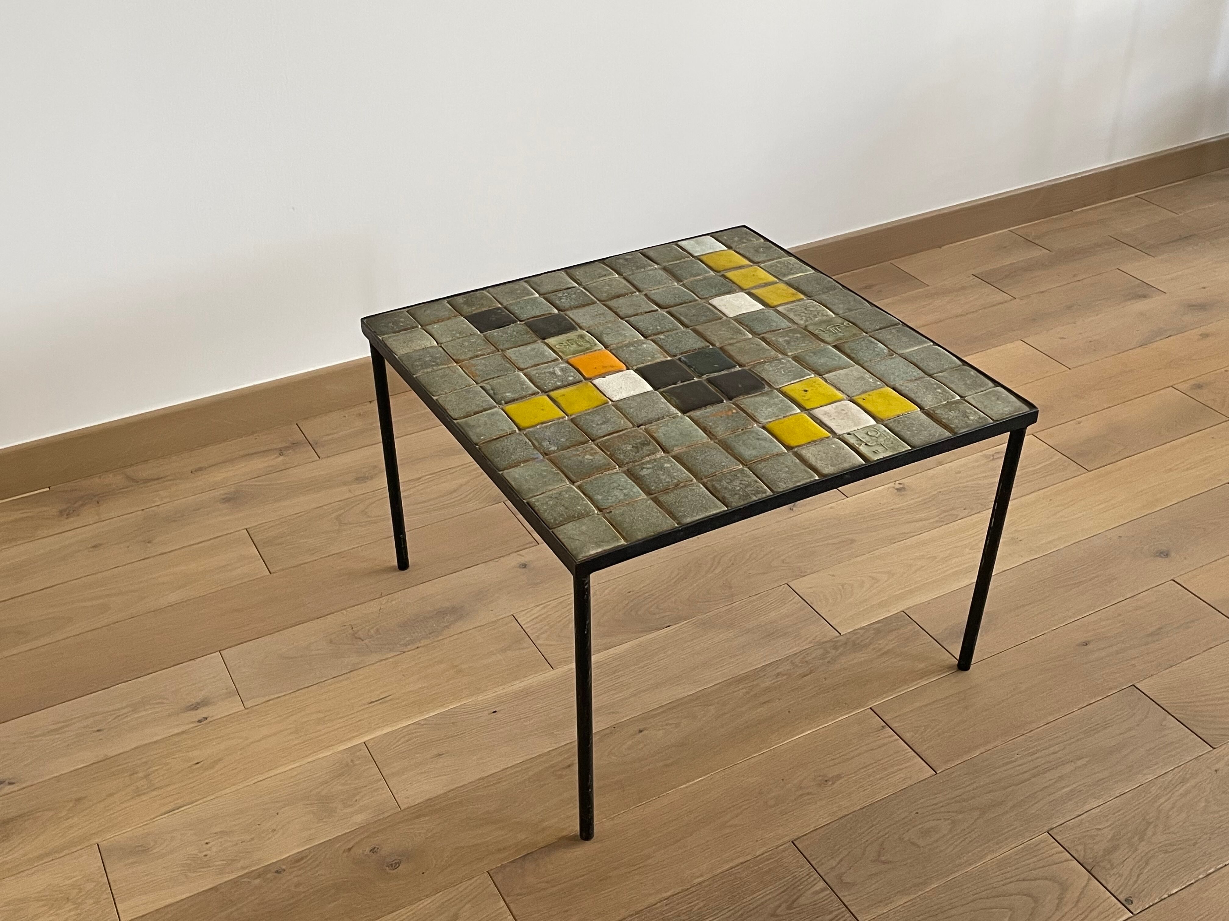 Table basse en céramique par « Les 2 potiers », 1960